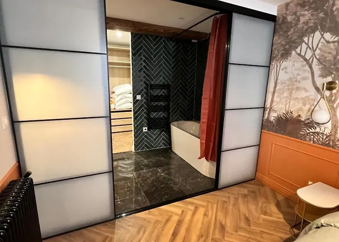 La Loge De L Odeon